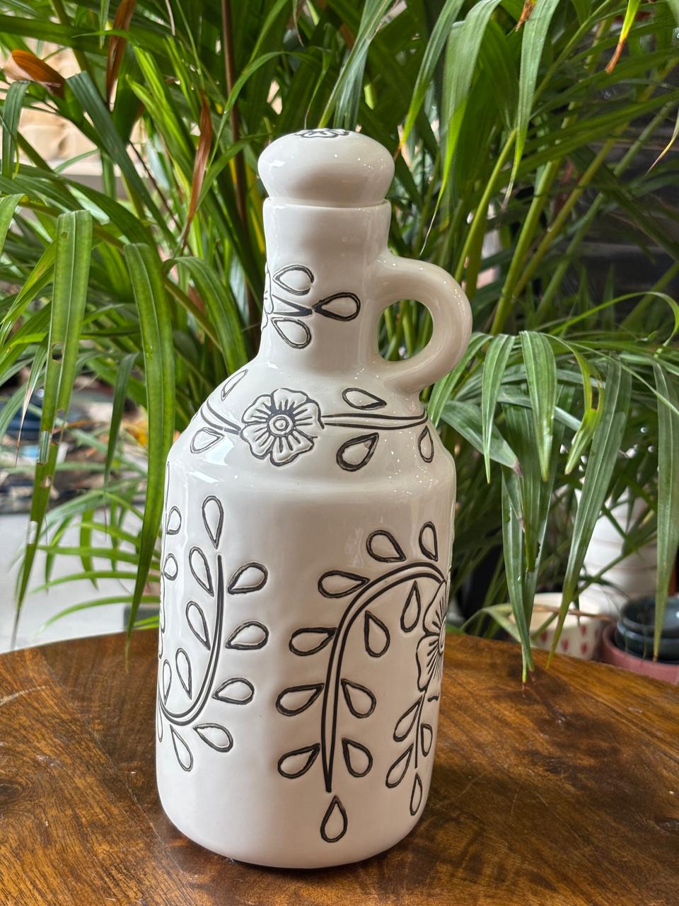 Ivory Bloom Oil-Dispenser