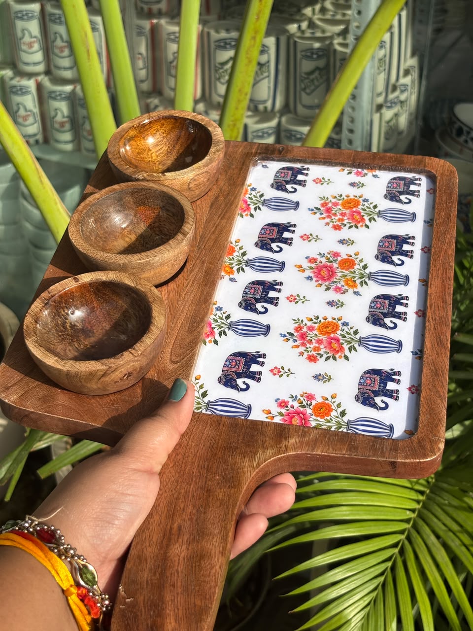 Maharaja Royale Wooden Serving Platter with 3 Dip Bowls