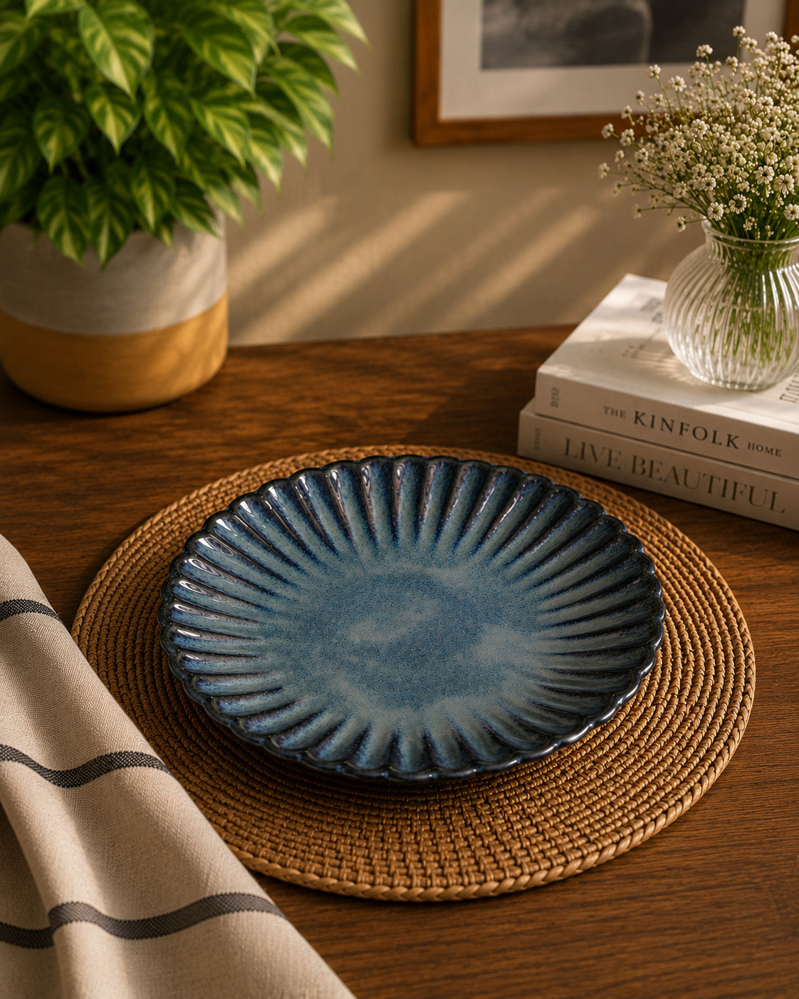 Midnight Daisy Quarter Plates (Set of 2)