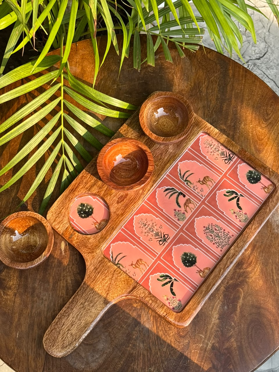 Royal Jaipur Tales Platter with 3 Dip Bowls