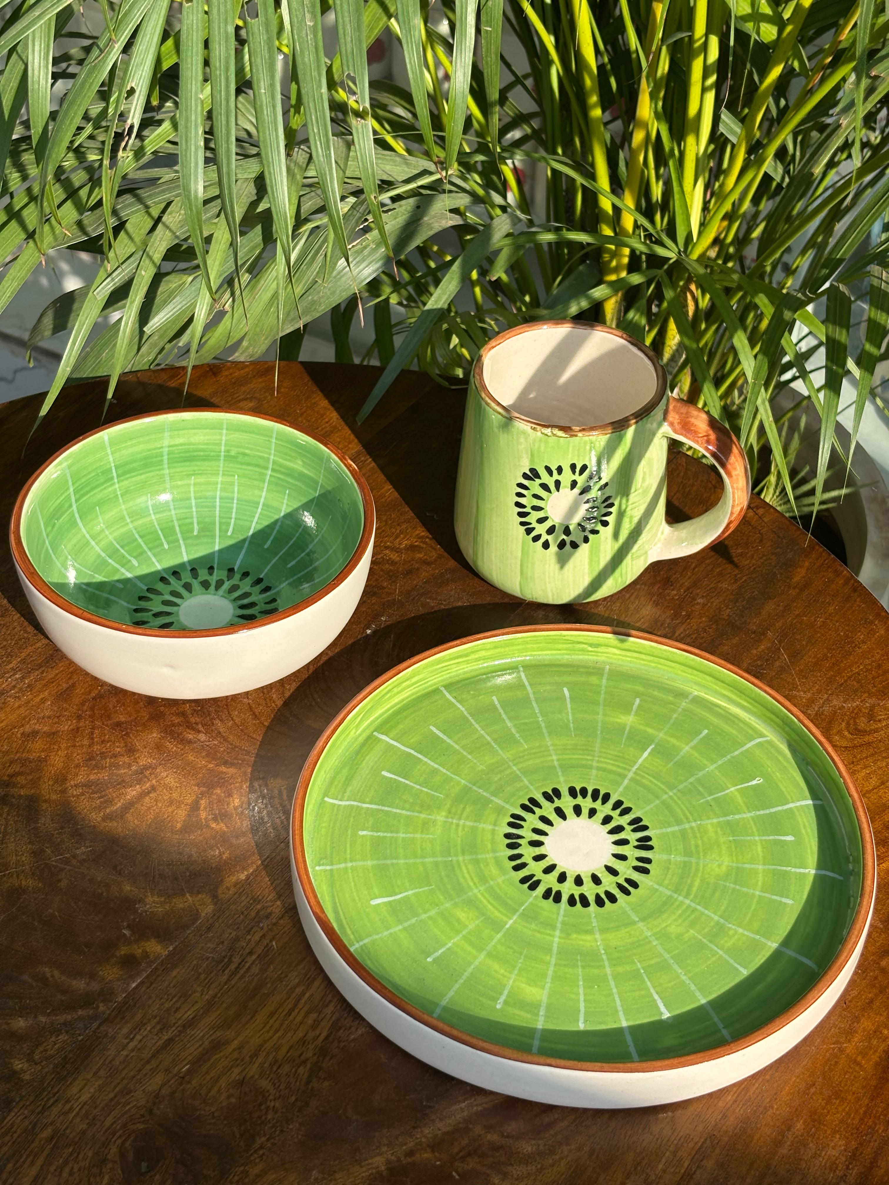 kiwi　7台セット Kiwi Love Set (Set of 3) – House of Ceramics