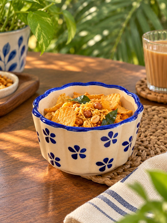 Blue Daisy Scallop Snack Bowls (Set of 2)
