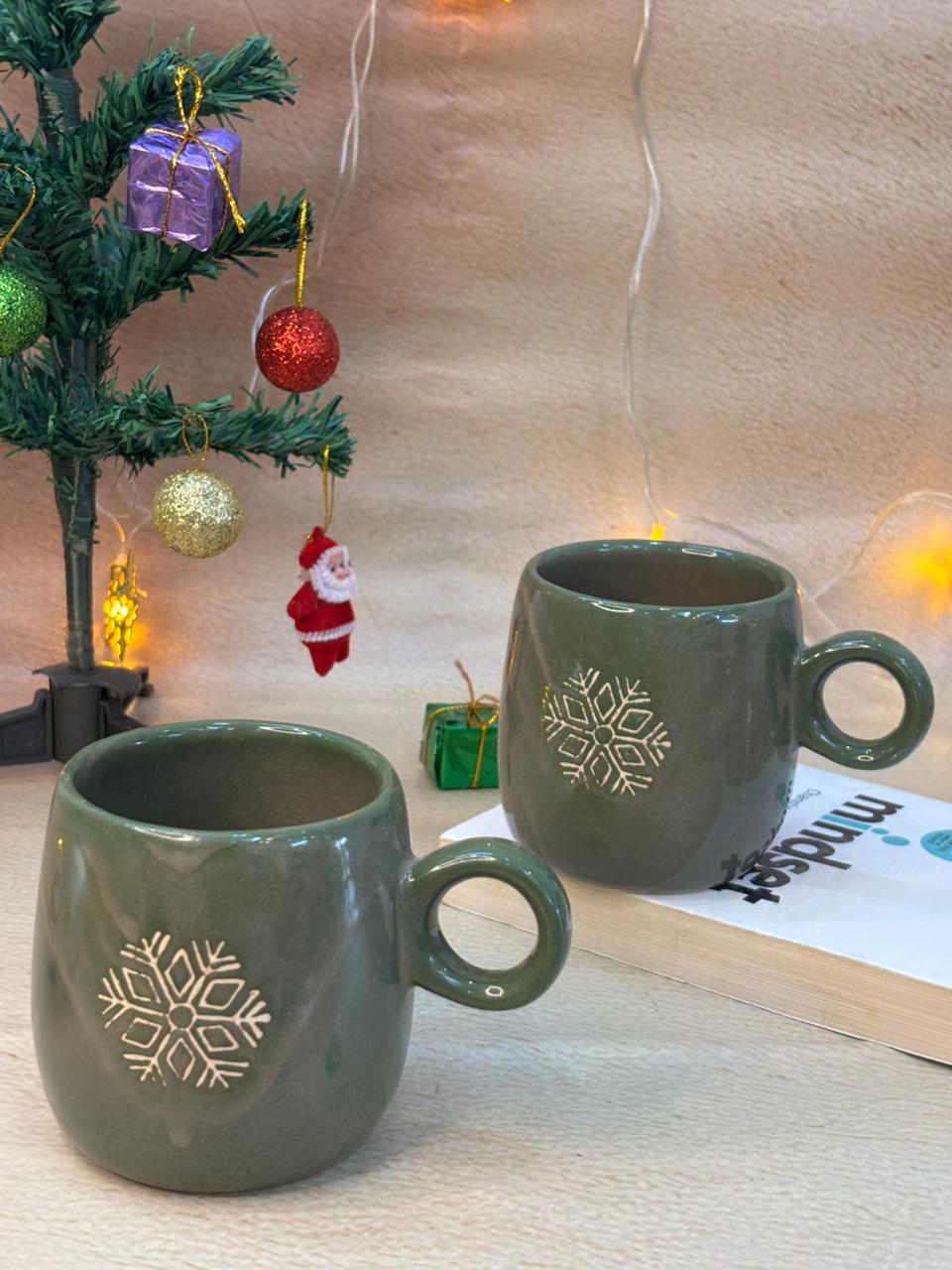 Holiday Snowkiss Green Mug