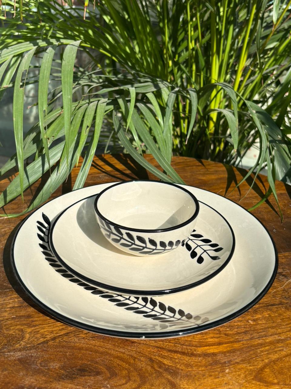 Terra Vine Noir Handcrafted Premium Dinner Set (Set of 7)