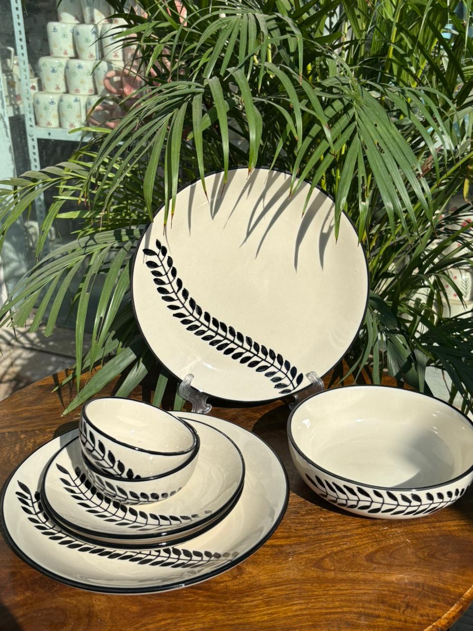 Terra Vine Noir Handcrafted Premium Dinner Set (Set of 7)