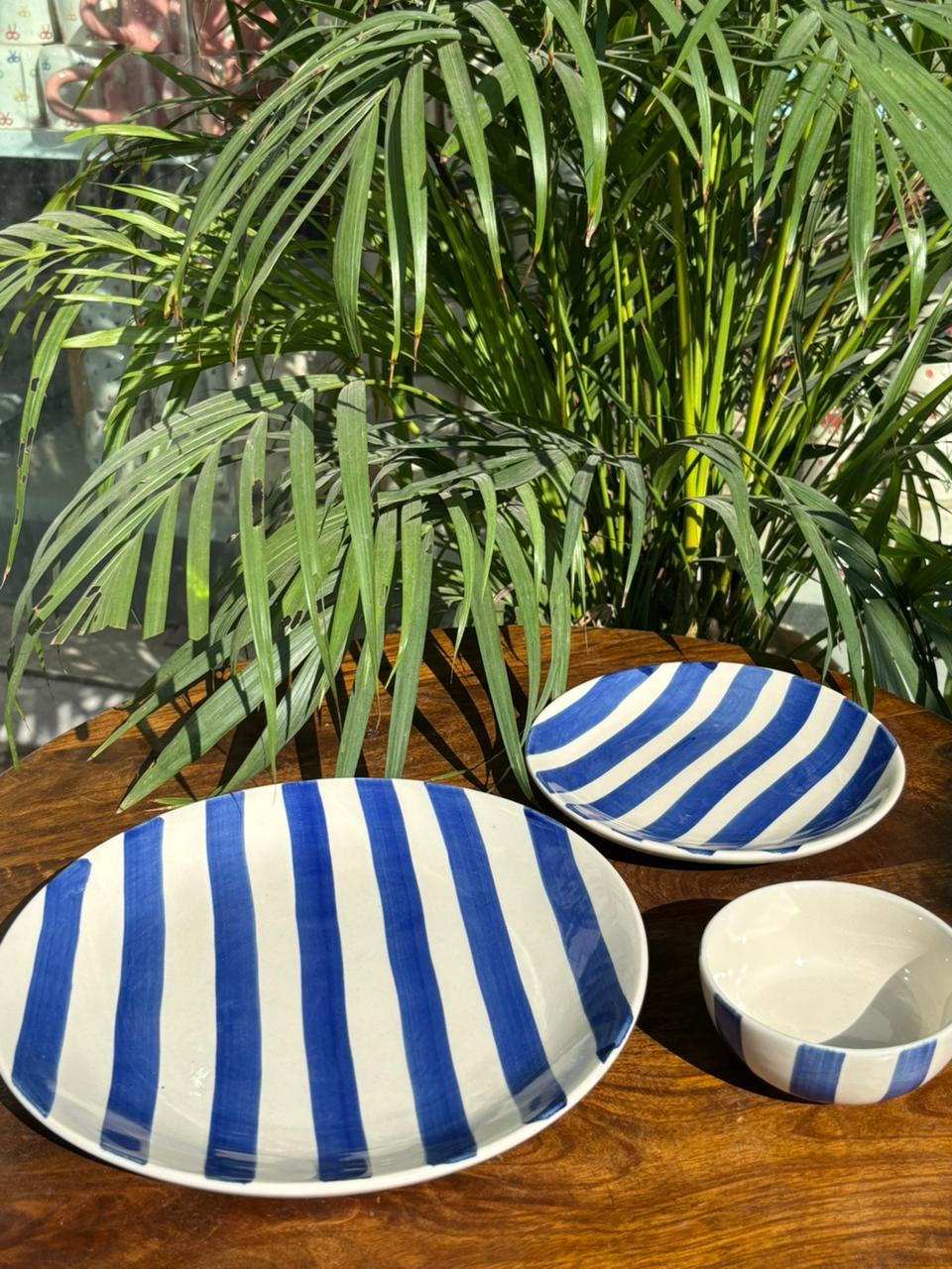 Blue Rhythm Handcrafted Premium Dinner Set (Set of 7)