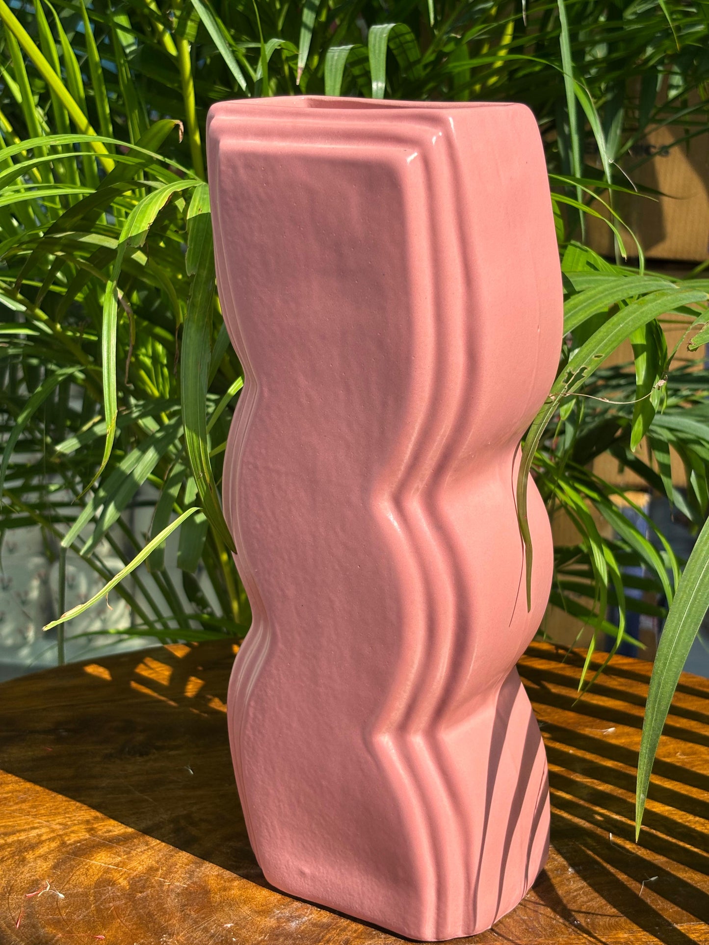 Rosé Wave Vase