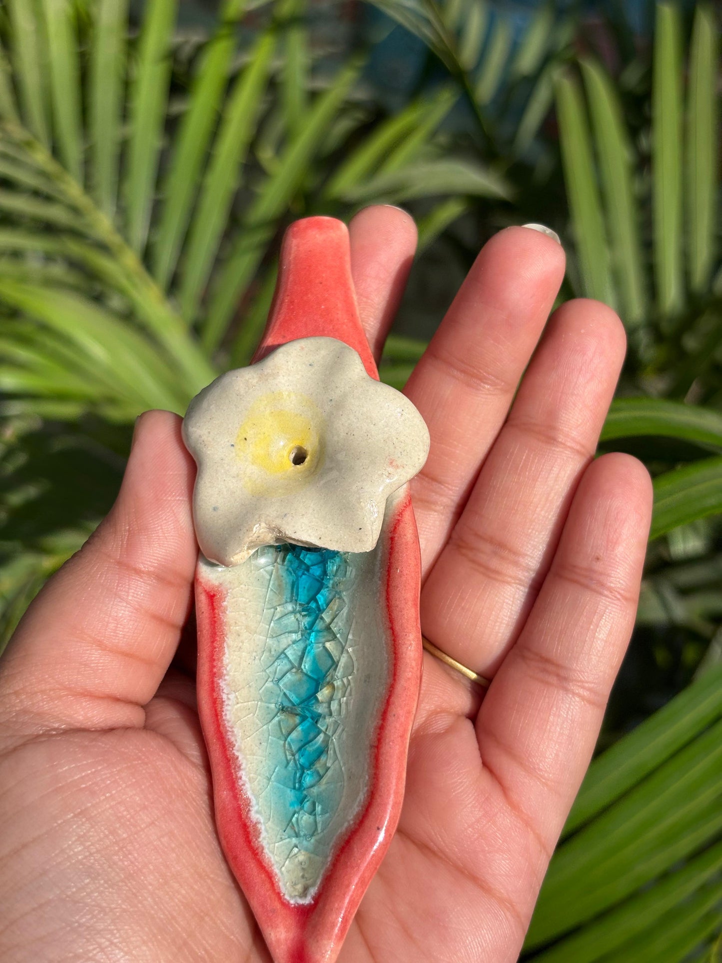 Blooming Leaf Incense Holders/Agarbatti Stands (Set of 4 Assorted Colors)