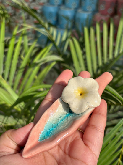 Blooming Leaf Incense Holders/Agarbatti Stands (Set of 4 Assorted Colors)