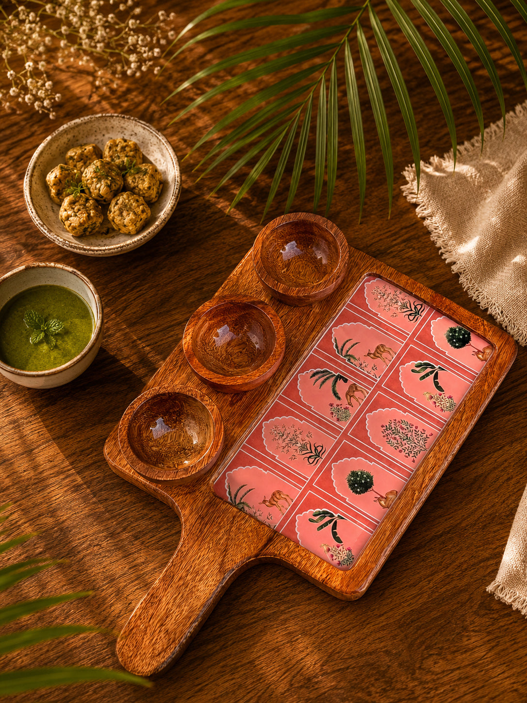 Royal Jaipur Tales Platter with 3 Dip Bowls