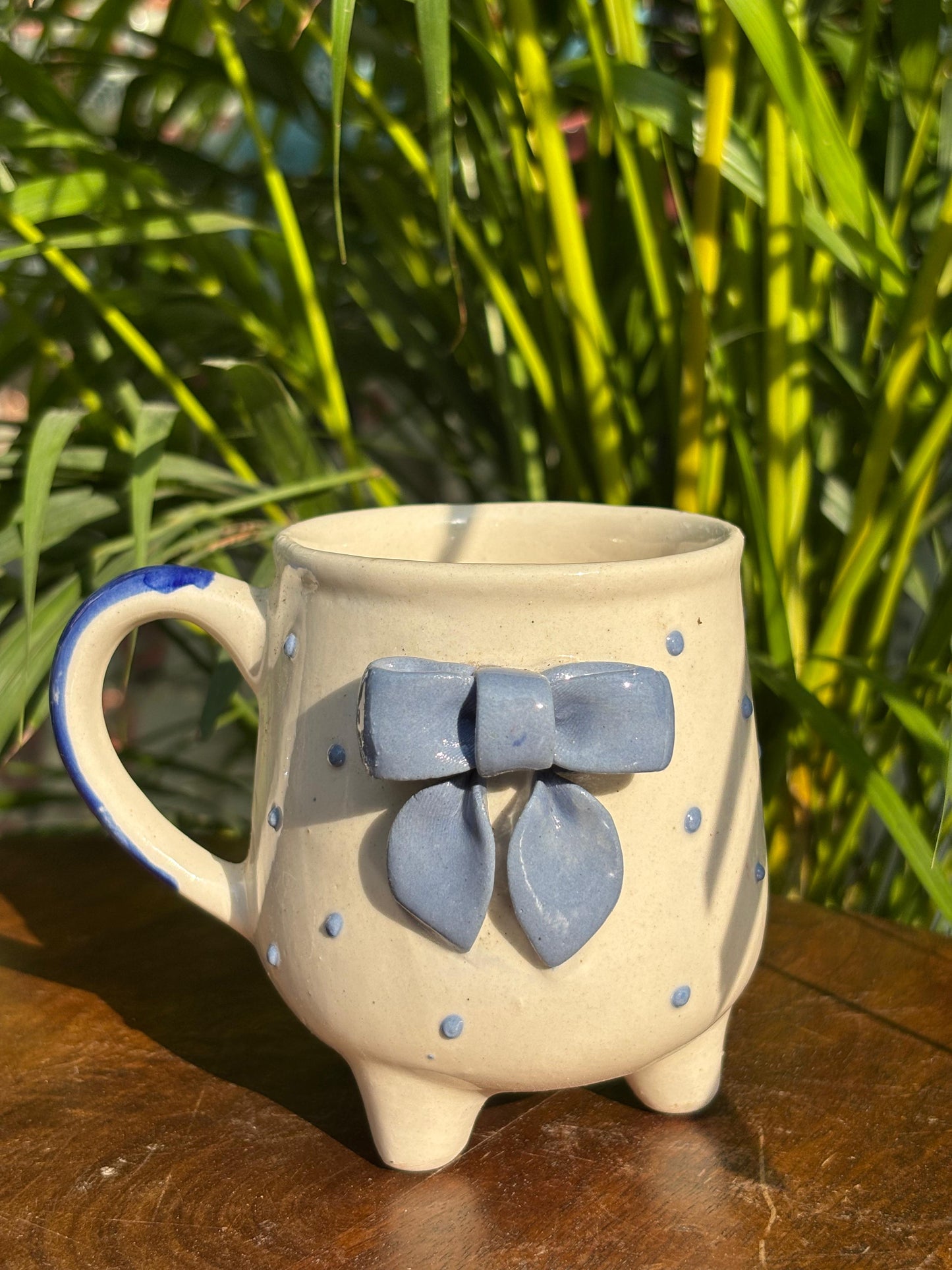 Blue Scarlet Bow Leg Coffee Mug