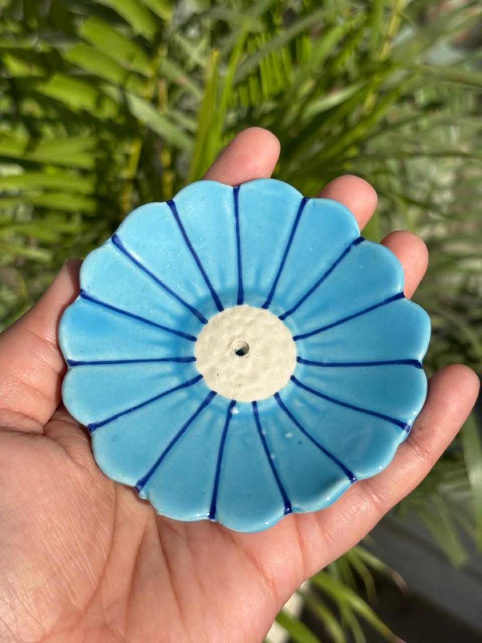 Élan Petals Incense Holders/Agarbatti Stands-Set of 5 (Assorted Colors)