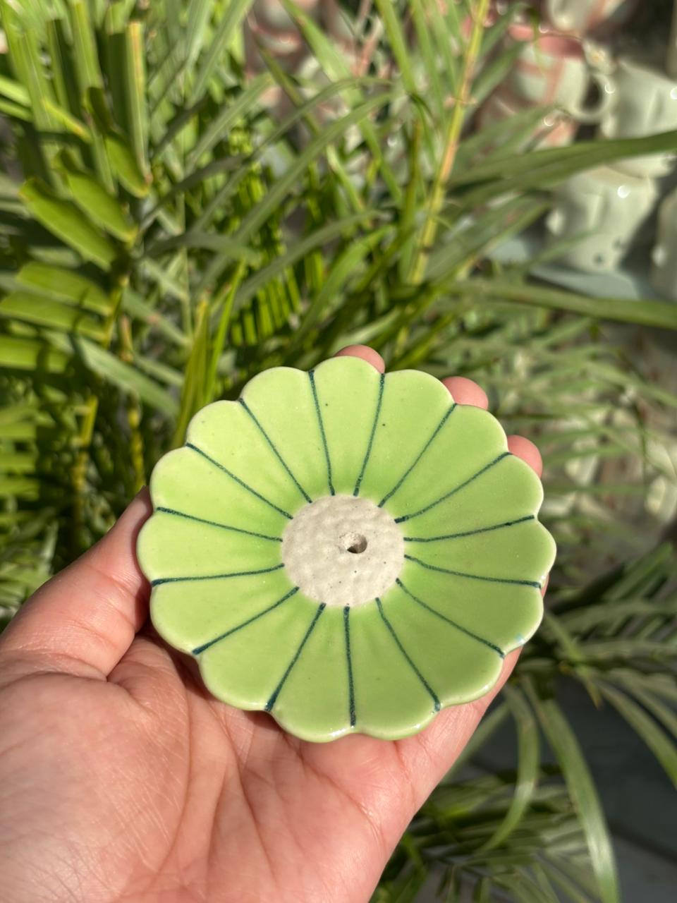 Élan Petals Incense Holders/Agarbatti Stands-Set of 5 (Assorted Colors)